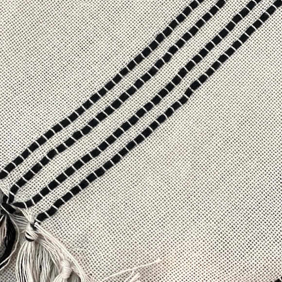 Black and Grey Indoor/outdoor throw hearth & hand - Picture 4 of 6